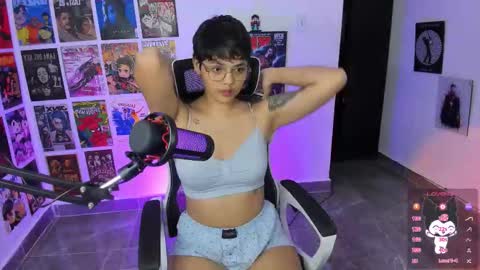 Snapshot of tokyo_uwu chatting on 11-26-25, 05:19 sofi 3 online show from 11-26-25, 05:19