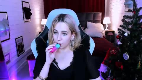 Tolli Moll online show from 12-04-24, 04:16