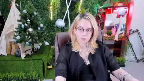 Tolli Moll online show from 12-13-24, 09:02