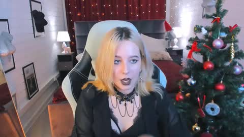 Tolli Moll online show from 12-14-24, 09:40