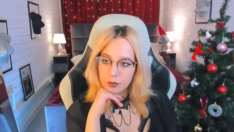 Tolli Moll online show from 12-14-24, 12:44