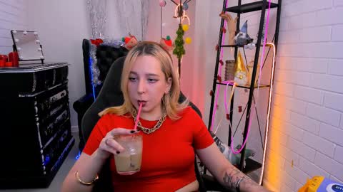 Tolli Moll online show from 12-16-24, 09:03