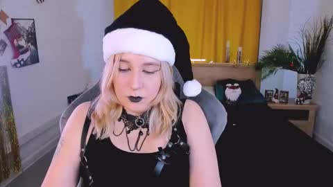 Tolli Moll online show from 12-20-24, 03:42