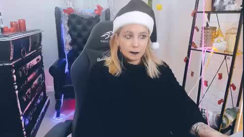 Tolli Moll online show from 12-28-24, 03:59