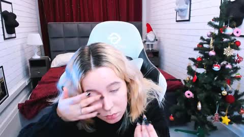 Tolli Moll online show from 01-06-25, 05:19