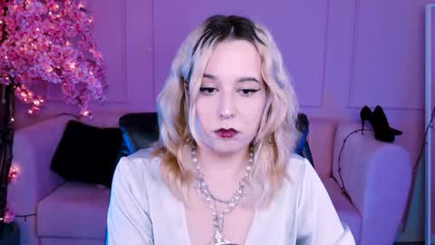 Tolli Moll online show from 01-18-25, 11:32