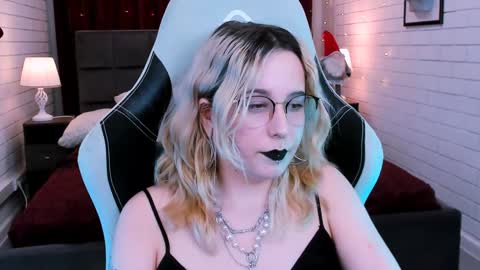 Tolli Moll online show from 01-20-25, 11:24