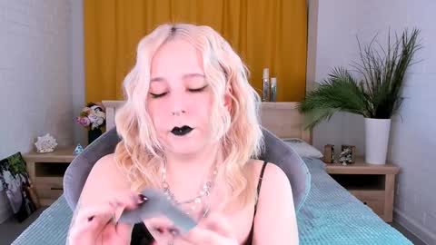 Tolli Moll online show from 02-06-25, 06:08