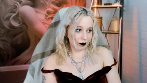 Tolli Moll online show from 02-11-25, 04:13