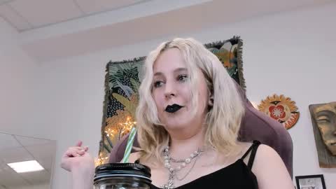 Tolli Moll online show from 02-13-25, 05:54