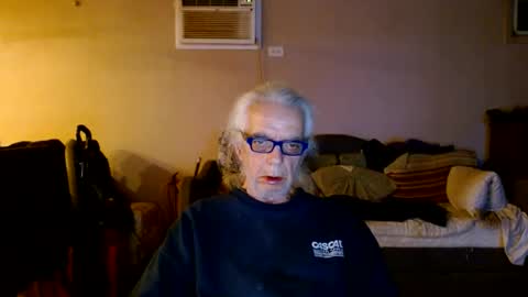 tom112292014 online show from 12-14-24, 02:01