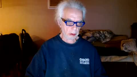 tom112292014 online show from 01-05-25, 04:04
