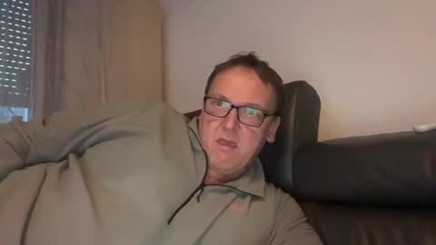 Snapshot of tom6644 chatting on 01-29-25, 04:30 Tom online show from 01-29-25, 04:30