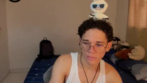 Tom Blue online show from 10-24-25, 01:51