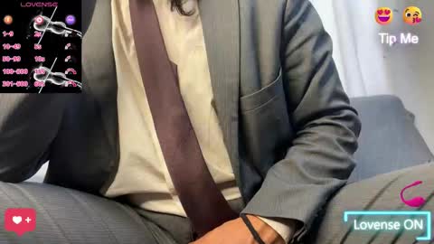 Snapshot of tom_blunt96 chatting on 11-16-25, 01:49 TOM online show from 11-16-25, 01:49