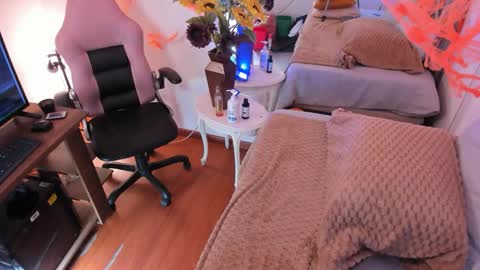 Master of pleasure online show from 10-21-25, 12:50