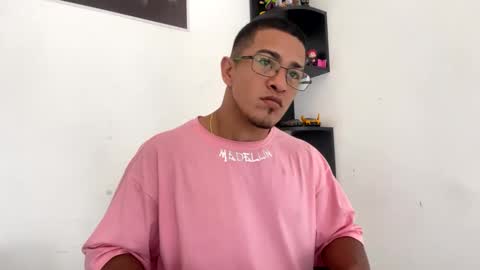 Snapshot of tom_kingfit chatting on 02-18-25, 06:47 SPORTSFIT29 online show from 02-18-25, 06:47