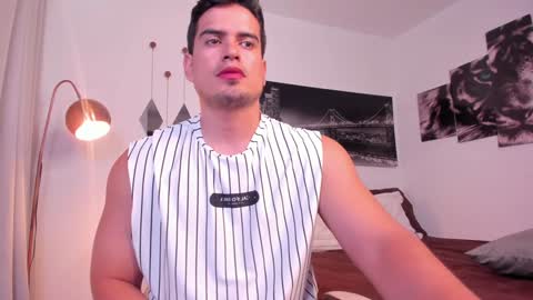 Snapshot of tom_mckleein chatting on 12-30-24, 03:24 TOM MCKLEEIN instagram online show from 12-30-24, 03:24