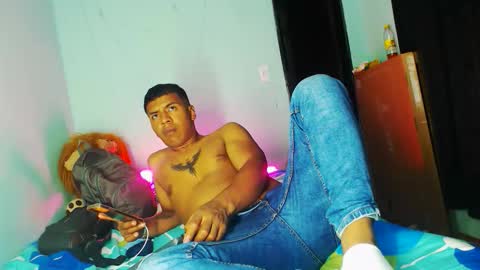 Snapshot of tomasandgero chatting on 02-10-26, 11:31 SANTY online show from 02-10-26, 11:31