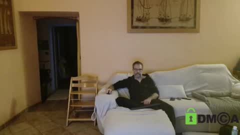 Snapshot of tomasmilian77 chatting on 11-16-25, 12:49 Tomas Milian online show from 11-16-25, 12:49