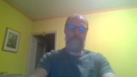 Snapshot of tomasmilian77 chatting on 12-18-25, 06:14 Tomas Milian online show from 12-18-25, 06:14