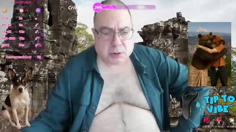 Snapshot of tomaz62a chatting on 11-19-25, 08:42 Tomaz62a online show from 11-19-25, 08:42