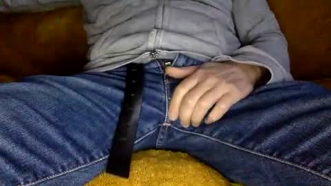 tombi125 online show from 11-27-25, 03:58