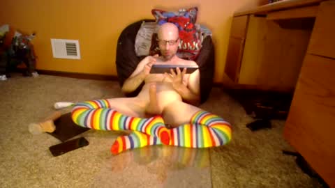 TomBomb13 online show from 09-08-25, 04:17