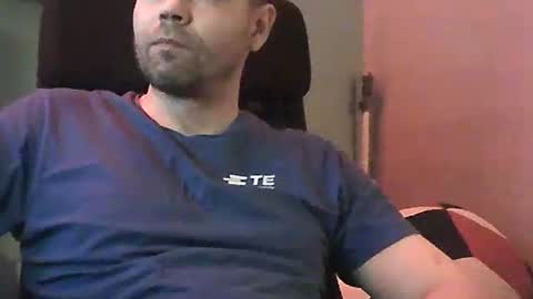 Snapshot of tomekpl30show chatting on 12-20-25, 07:54 Tomek online show from 12-20-25, 07:54