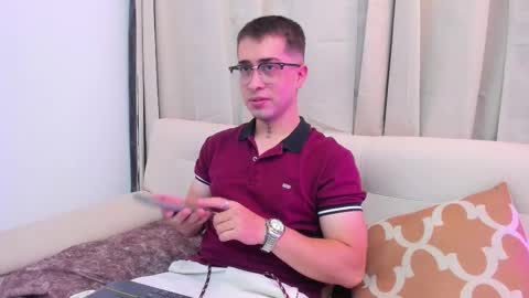 Snapshot of tommas_johnson chatting on 02-19-26, 03:57 Tomas online show from 02-19-26, 03:57