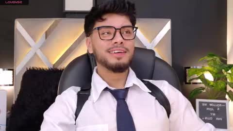 Snapshot of tommiduboiss chatting on 11-08-25, 04:45 Tommy Dubois online show from 11-08-25, 04:45