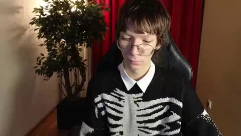 Tommie online show from 11-16-25, 05:24