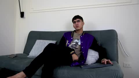 Tommy  online show from 02-16-25, 06:43