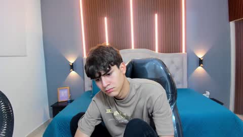 Tommy  online show from 09-21-25, 03:30