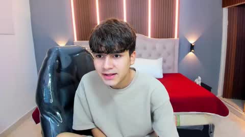 Tommy  online show from 09-25-25, 03:21