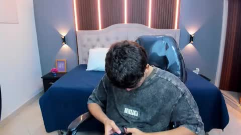 Tommy  online show from 02-01-26, 03:16