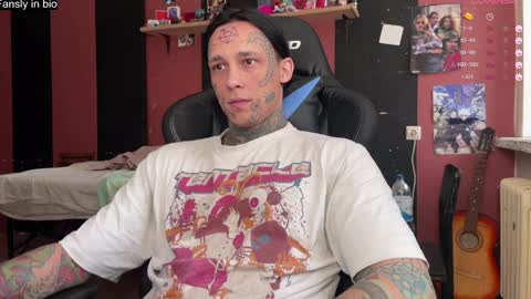 Tommy and Katana online show from 12-24-24, 08:44