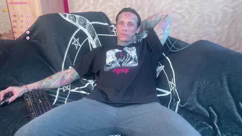 Tommy and Katana online show from 02-08-25, 12:28