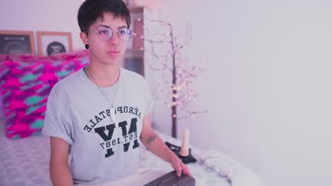 Blue  online show from 09-12-25, 01:17