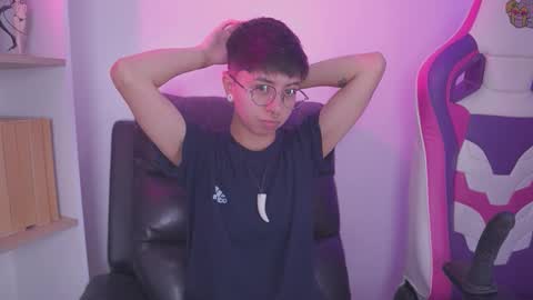 Blue  online show from 10-10-25, 08:41