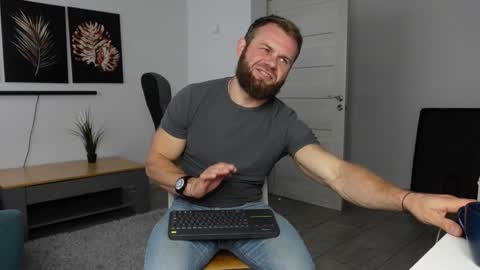  tommy burnzzz  online show from 10-08-25, 06:33