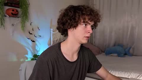 Tommy online show from 10-31-25, 02:29