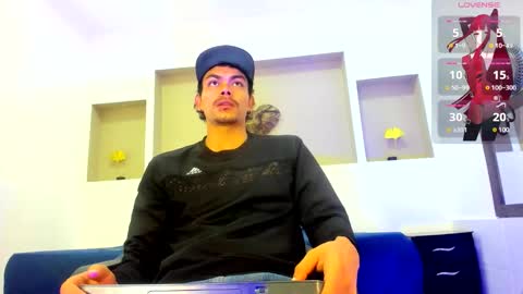 Snapshot of tommy_kurtt chatting on 11-06-25, 11:33 Tommy online show from 11-06-25, 11:33