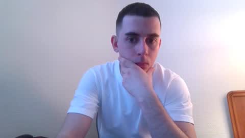 Snapshot of tommy_rafs chatting on 02-11-26, 01:05 Thomas online show from 02-11-26, 01:05