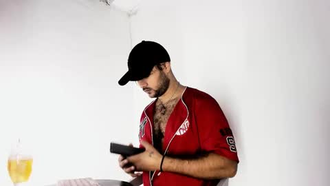 Snapshot of tommy_sccott chatting on 10-17-25, 10:23 tommy_sccott online show from 10-17-25, 10:23