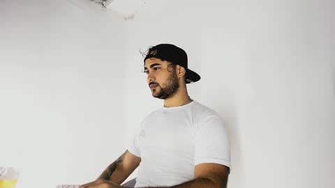 Snapshot of tommy_sccott chatting on 10-22-25, 11:04 tommy_sccott online show from 10-22-25, 11:04