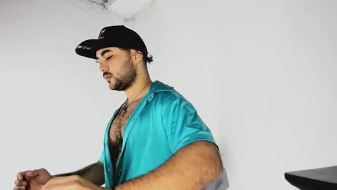 Snapshot of tommy_sccott chatting on 11-06-25, 10:21 tommy_sccott online show from 11-06-25, 10:21