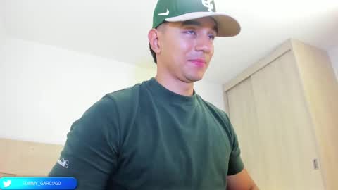 Snapshot of tommygarcia_ chatting on 10-07-25, 06:27 Instagram t garcia69 online show from 10-07-25, 06:27