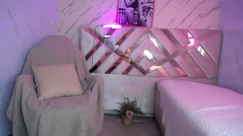 leyla  online show from 12-21-24, 03:25