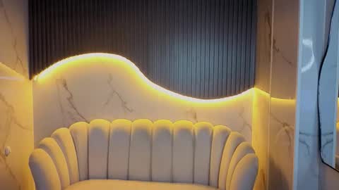 leyla  online show from 11-28-25, 04:15